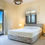 Villa Estrellas Luxury Villas *