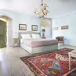 Estrellas Luxury * Свороната