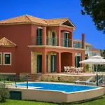 Estrellas Luxury * Свороната