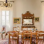 Estrellas Luxury Свороната